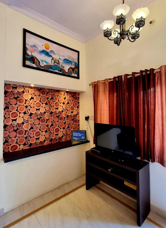 Aditya Premium Homestay- Furnished Air Conditioned- 2Bhk Jabalpur Eksteriør bilde